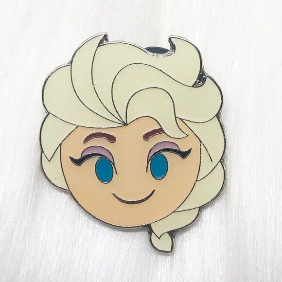 🔮 5/$25 Disney Frozen Elsa‎ Smiling Emoji Pin - Picture 1 of 3
